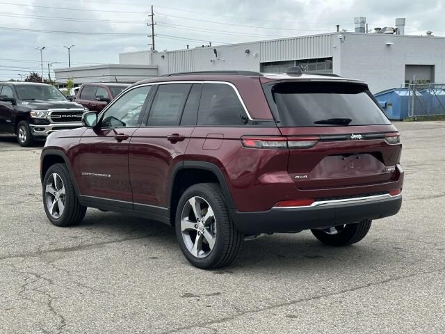 2025 Jeep Grand Cherokee Limited photo 4