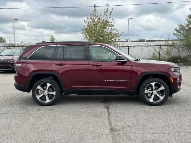 2025 Jeep Grand Cherokee Limited photo 2