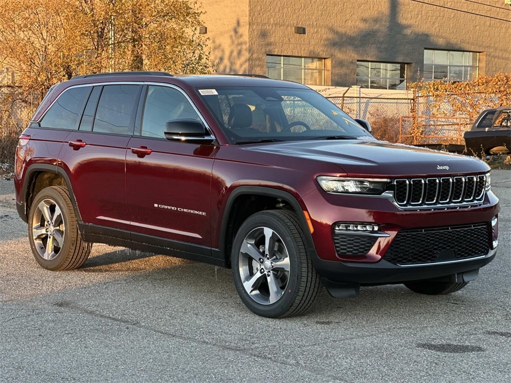 New 2025 Jeep Grand Cherokee Limited Sport Utility
