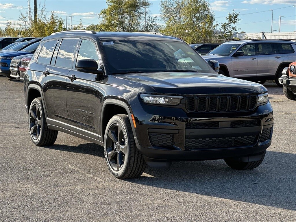 New 2025 Jeep Grand Cherokee L Laredo Sport Utility