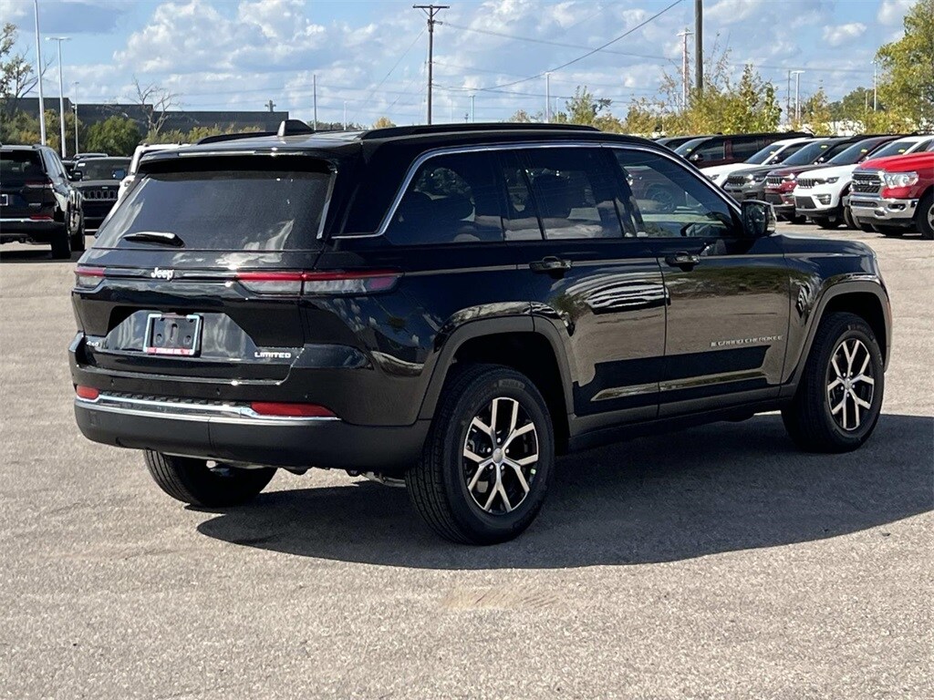 2025 Jeep Grand Cherokee Limited photo 3