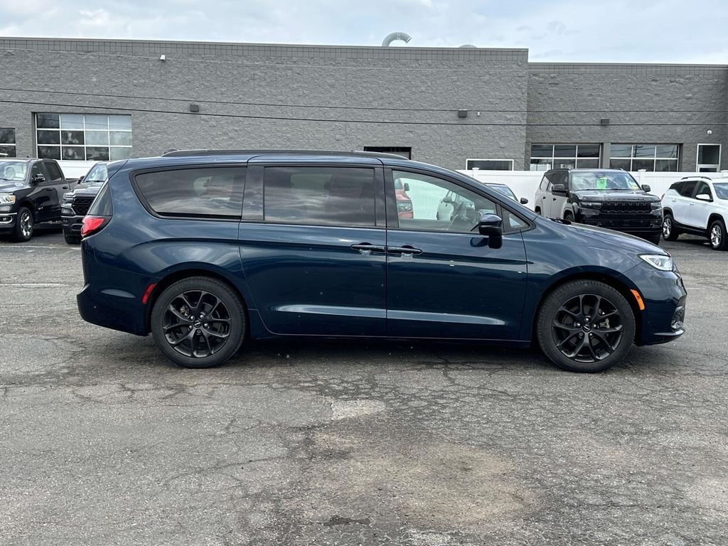 Used 2023 Chrysler Pacifica