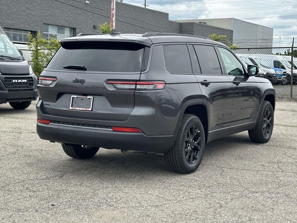 New 2026 Jeep Grand Cherokee L Laredo Sport Utility