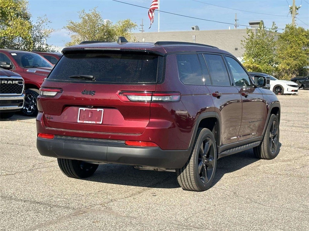 New 2025 Jeep Grand Cherokee L Laredo Sport Utility