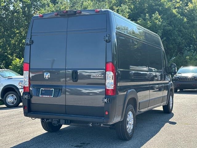 2025 Ram ProMaster 2500 photo 3