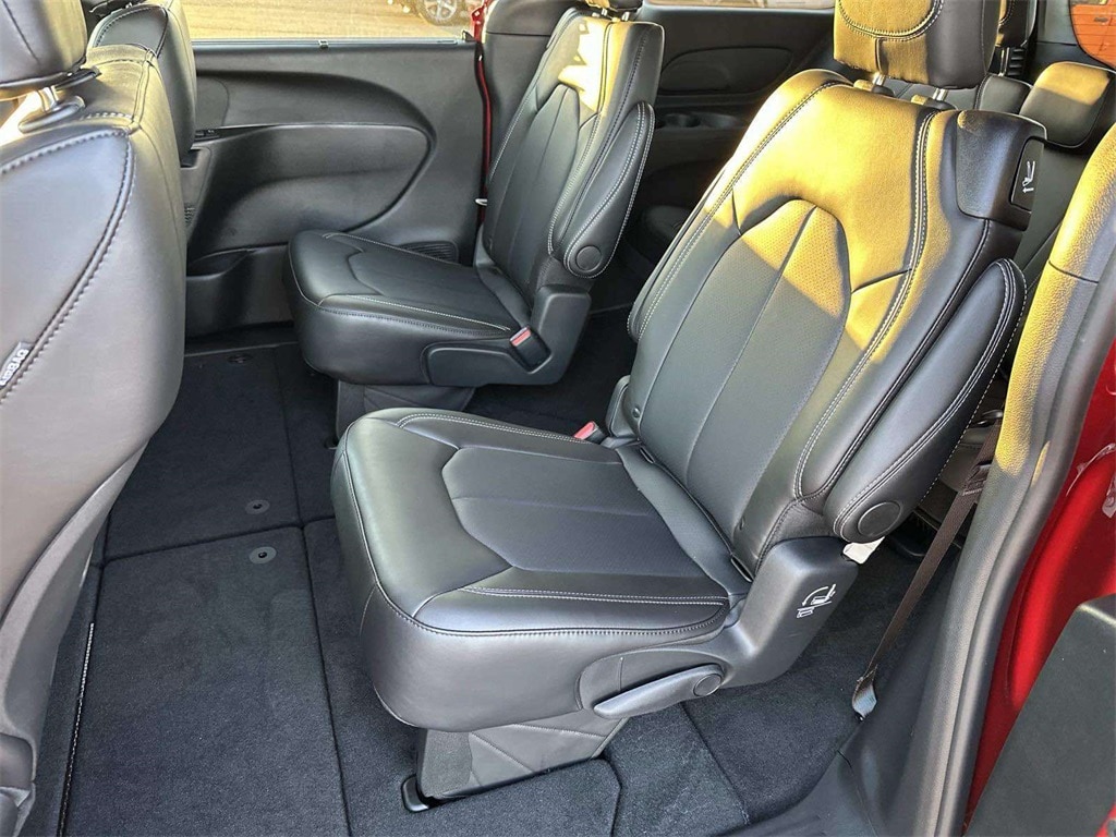 New 2026 Chrysler Pacifica Select Passenger Van