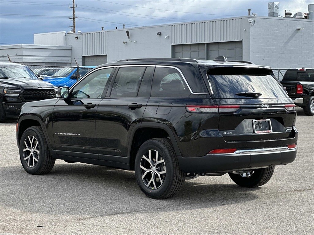 2025 Jeep Grand Cherokee Limited photo 3
