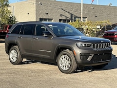 2025 Jeep Grand Cherokee Laredo Sport Utility
