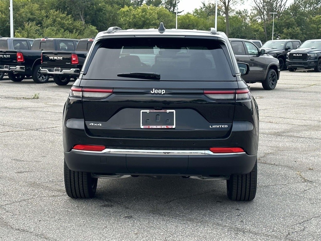 2025 Jeep Grand Cherokee Limited photo 4
