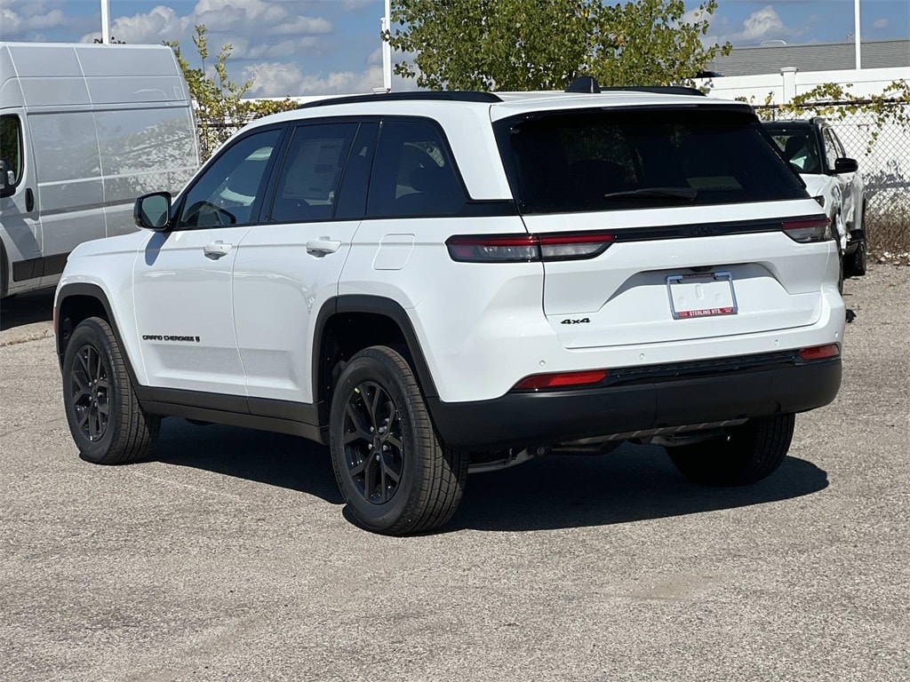 New 2025 Jeep Grand Cherokee Laredo Sport Utility