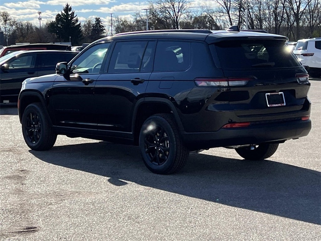 New 2025 Jeep Grand Cherokee L Laredo Sport Utility