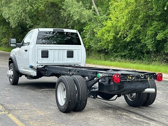 2024 Ram 5500 Tradesman SLT photo 4