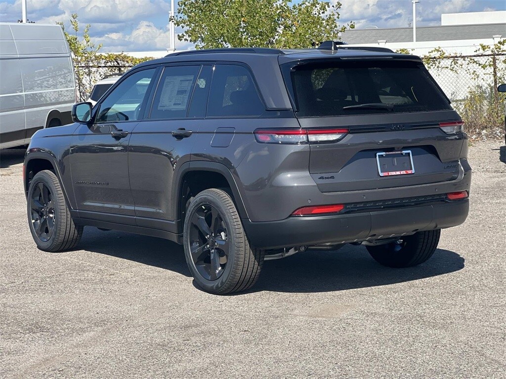 2025 Jeep Grand Cherokee Limited photo 4