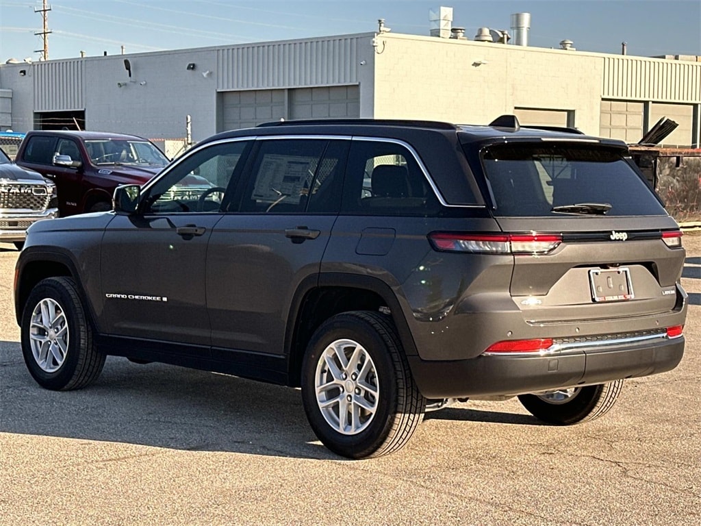 New 2025 Jeep Grand Cherokee Laredo Sport Utility