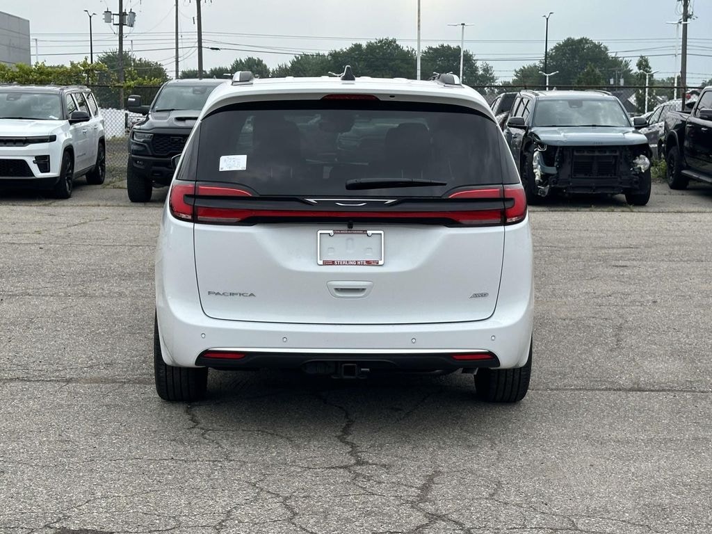 New 2027 Chrysler Pacifica Pinnacle Passenger Van