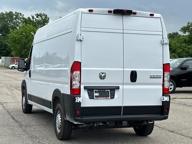 2025 Ram ProMaster 2500 photo 3
