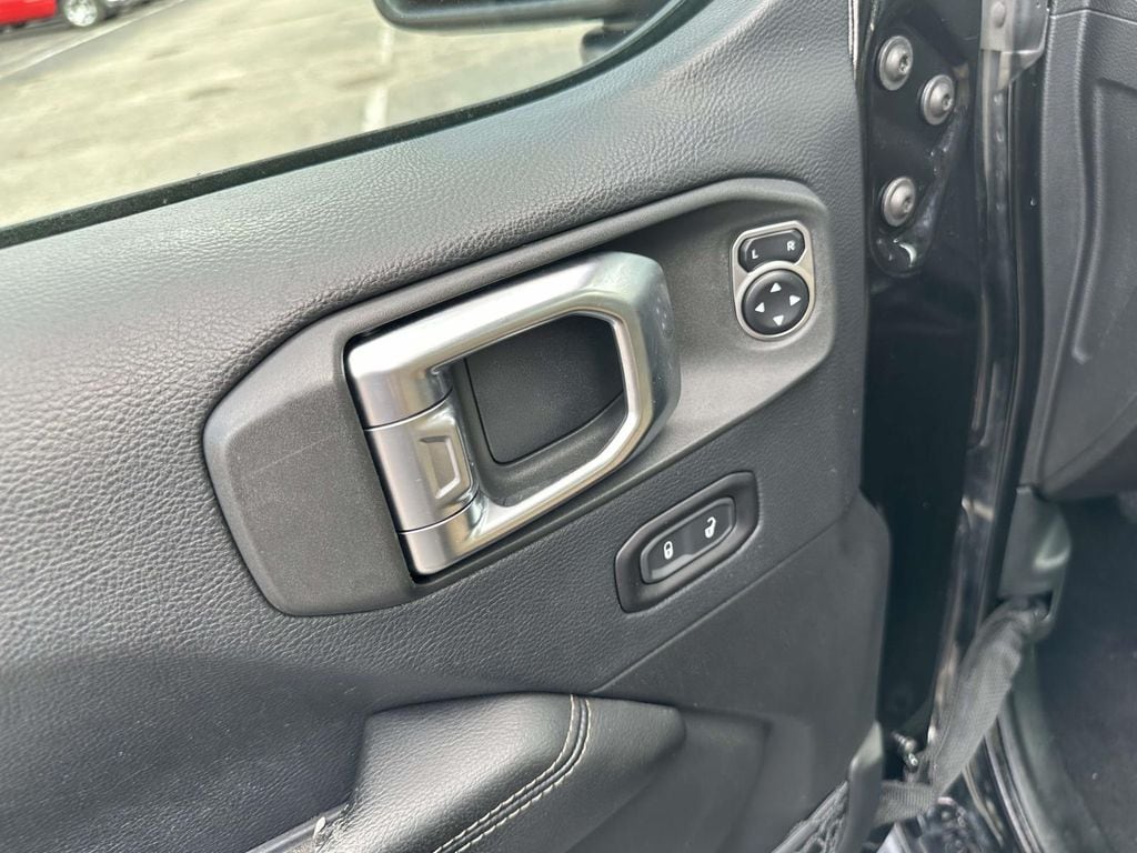 2018 Jeep All-New Wrangler Unlimited Sahara - Photo 19