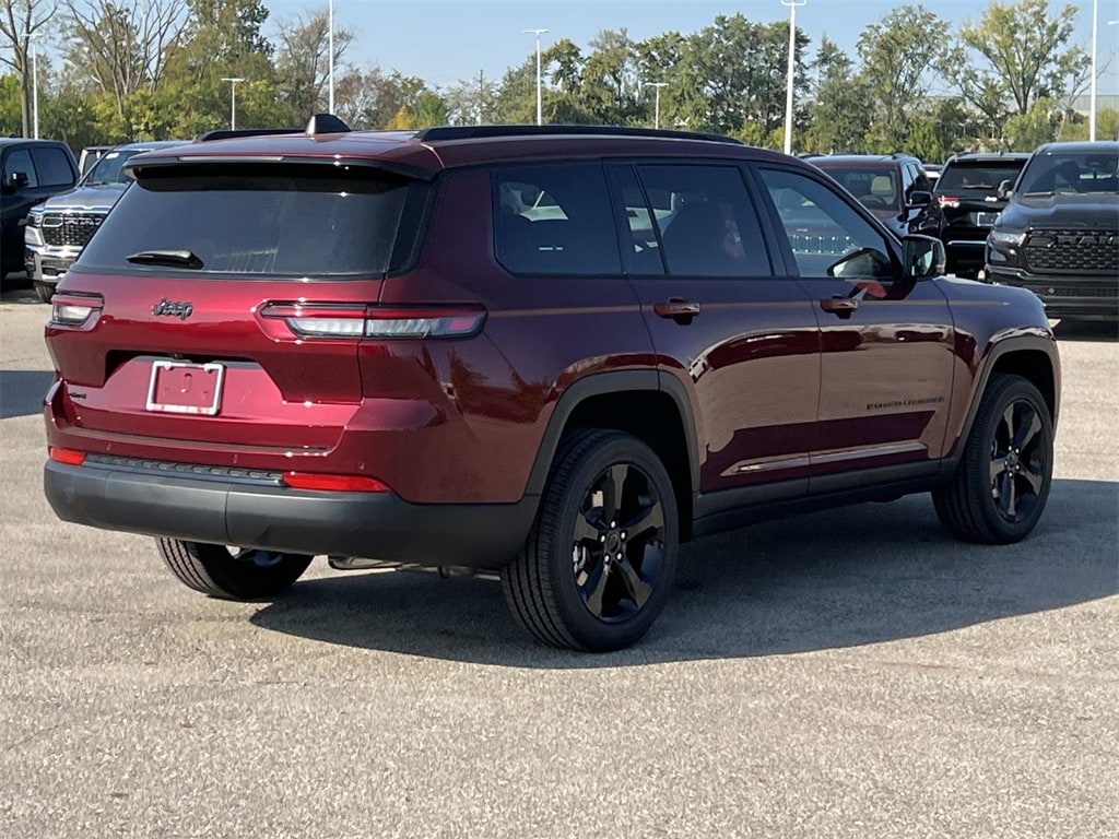 New 2025 Jeep Grand Cherokee L Laredo Sport Utility