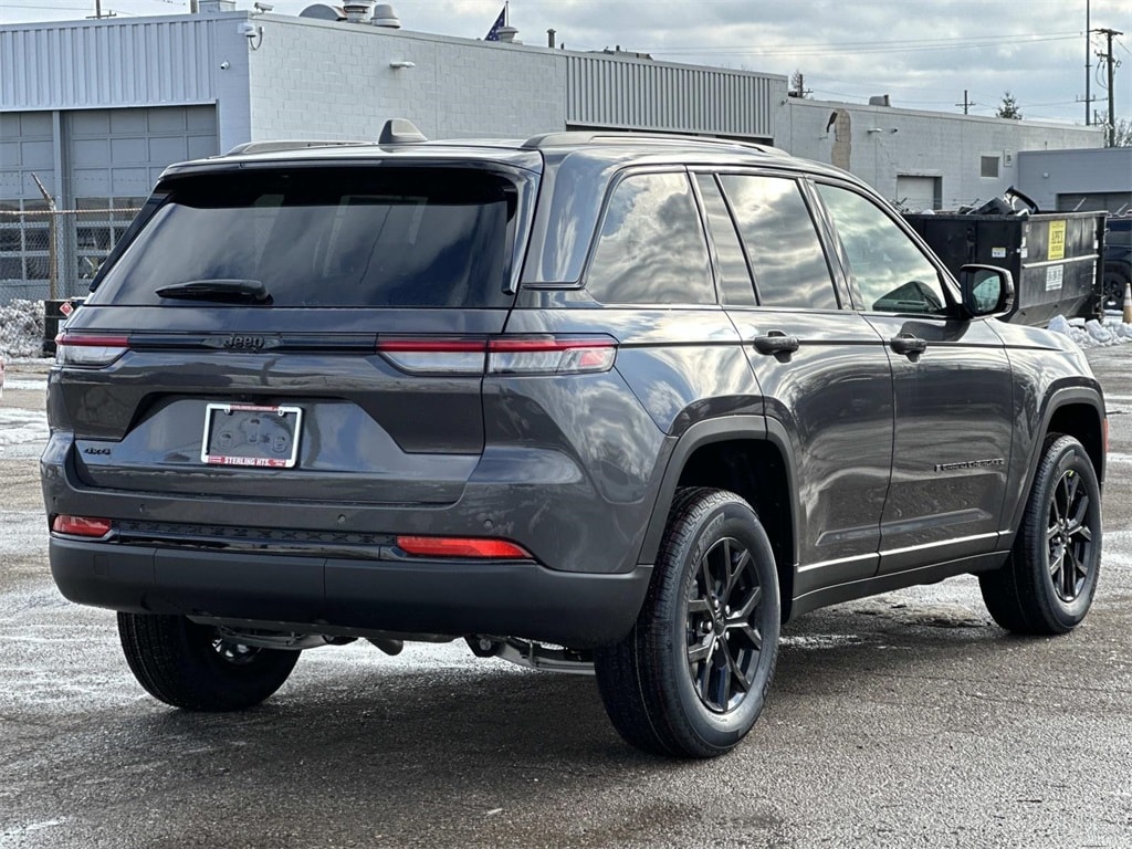 New 2025 Jeep Grand Cherokee Laredo Sport Utility