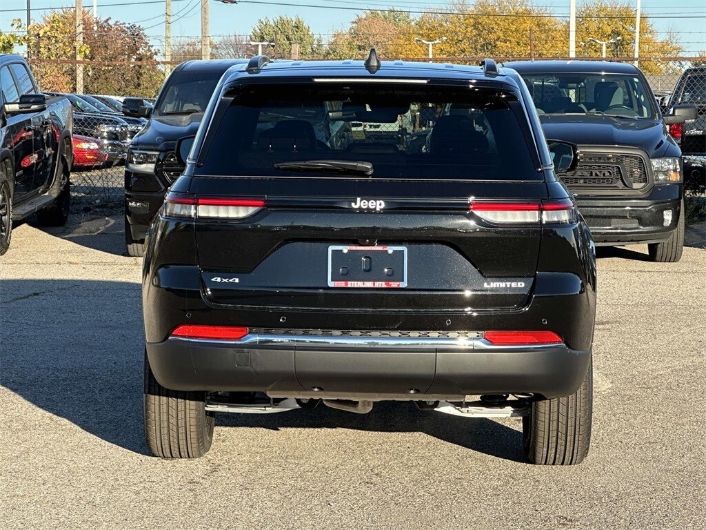 2025 Jeep Grand Cherokee Limited photo 4