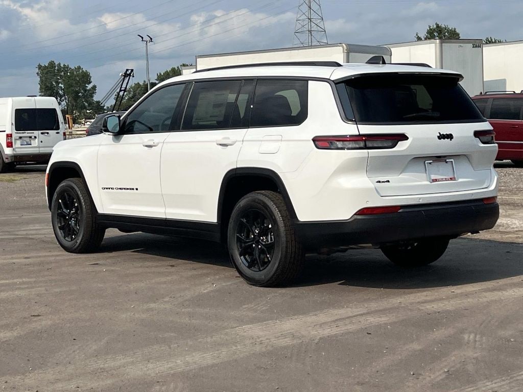 New 2026 Jeep Grand Cherokee L Laredo Sport Utility