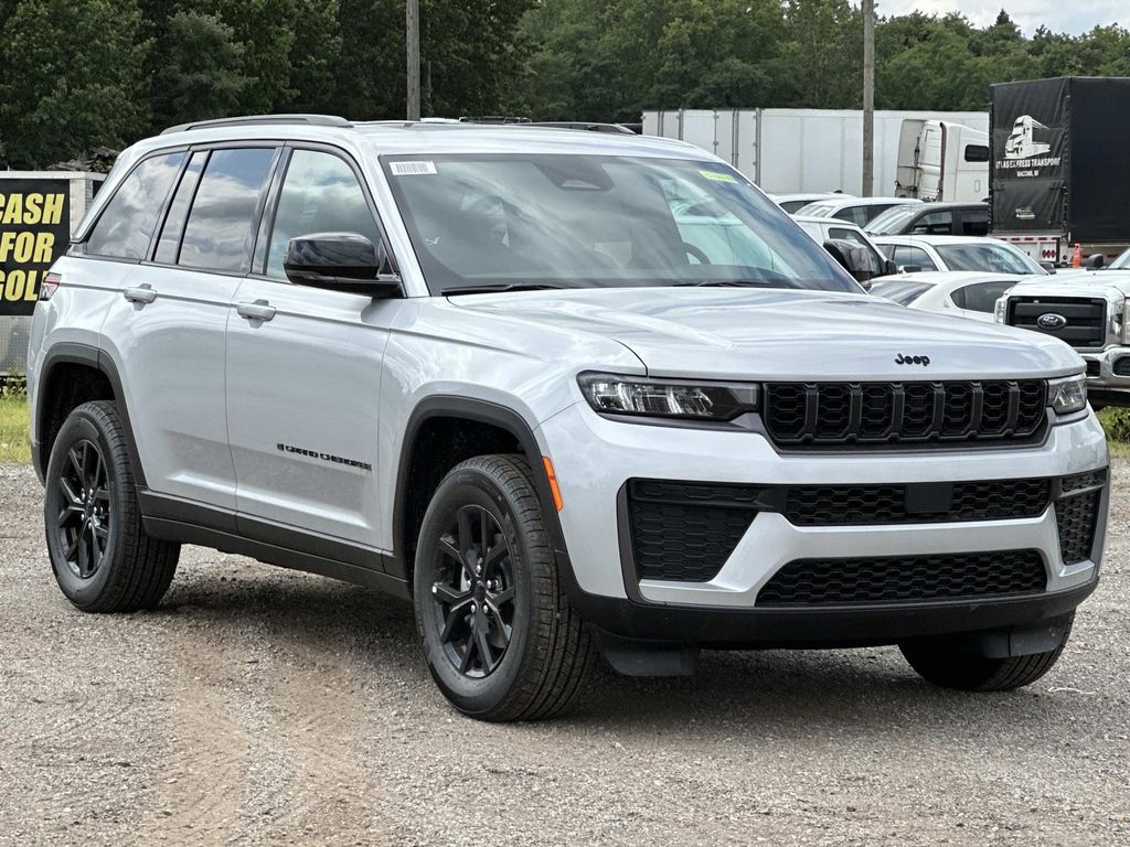 2026 Jeep Grand Cherokee Laredo Sport Utility