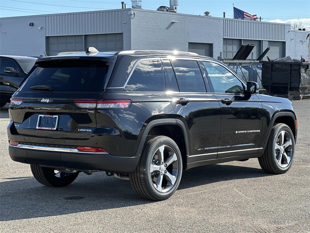 2025 Jeep Grand Cherokee Limited photo 2