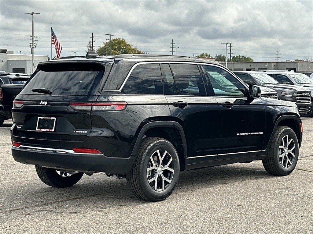 2025 Jeep Grand Cherokee Limited photo 3