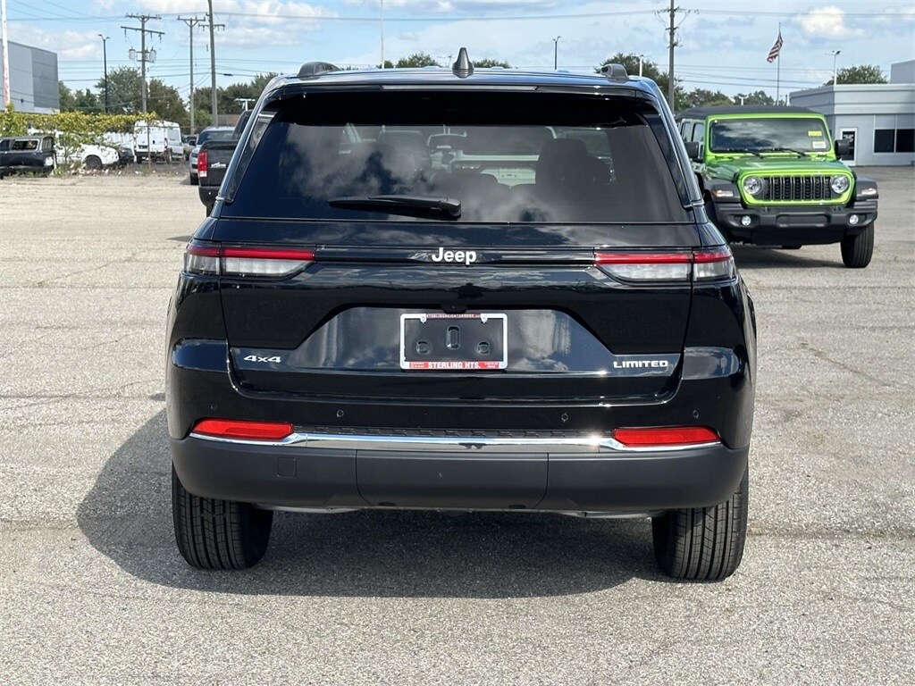 2025 Jeep Grand Cherokee Limited photo 4