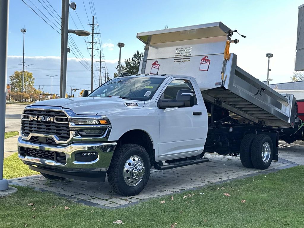 2026 RAM 3500 Chassis Tradesman - Photo 6
