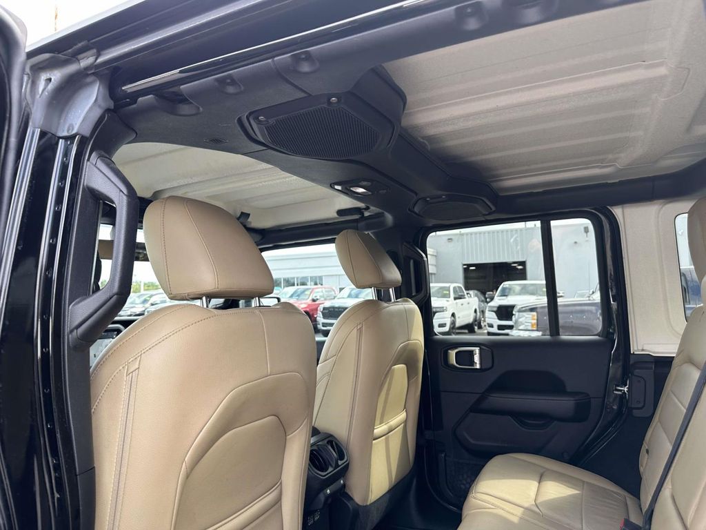 2018 Jeep All-New Wrangler Unlimited Sahara - Photo 17