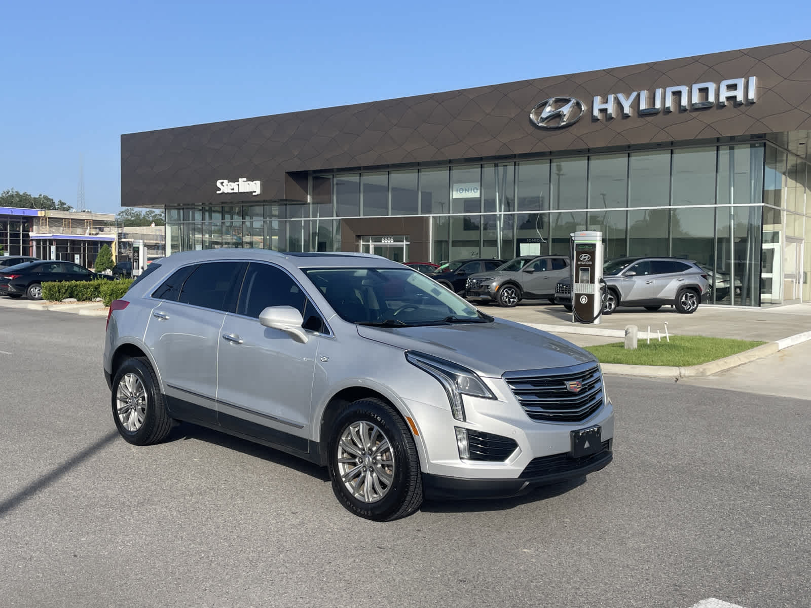 Used 2017 Cadillac XT5 Luxury with VIN 1GYKNBRS1HZ322271 for sale in Lafayette, LA