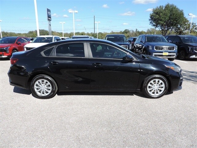 2021 Kia Forte FE photo 4