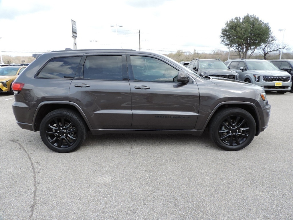 Used 2020 Jeep Grand Cherokee Laredo SUV