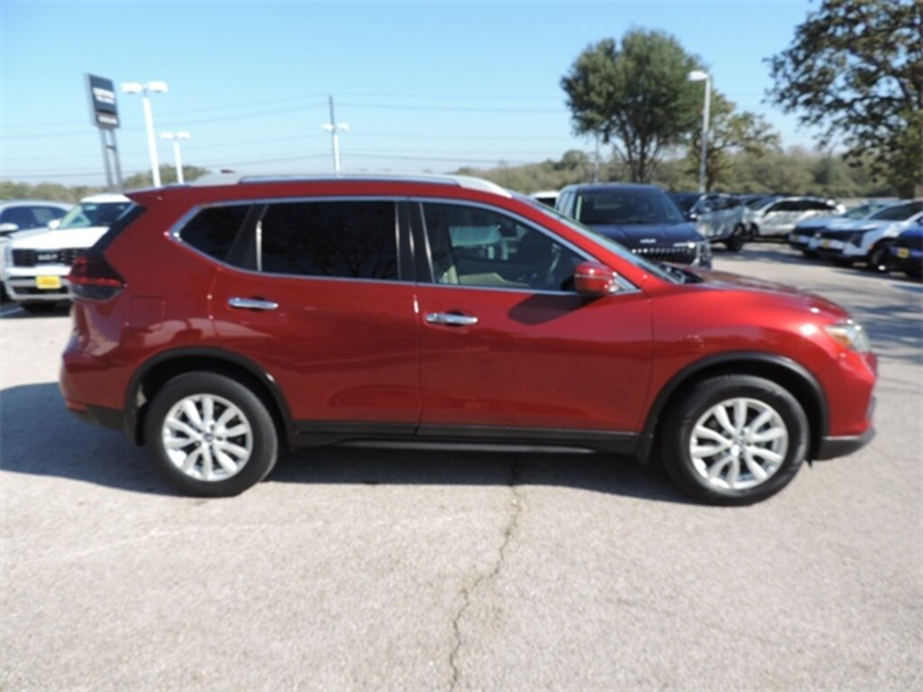 Used 2018 Nissan Rogue SV SUV