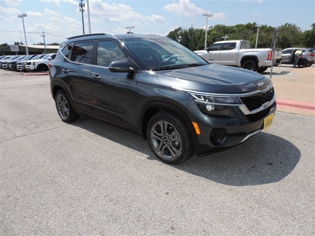 2023 Kia Seltos S photo 3