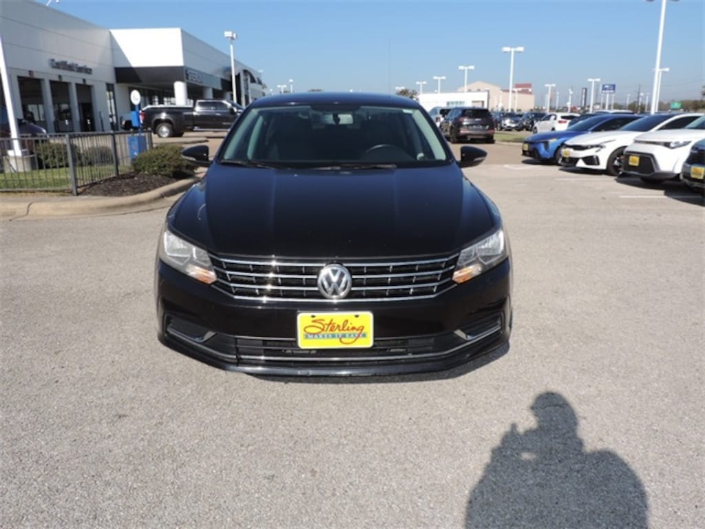 Used 2018 Volkswagen Passat 2.0T SE Sedan