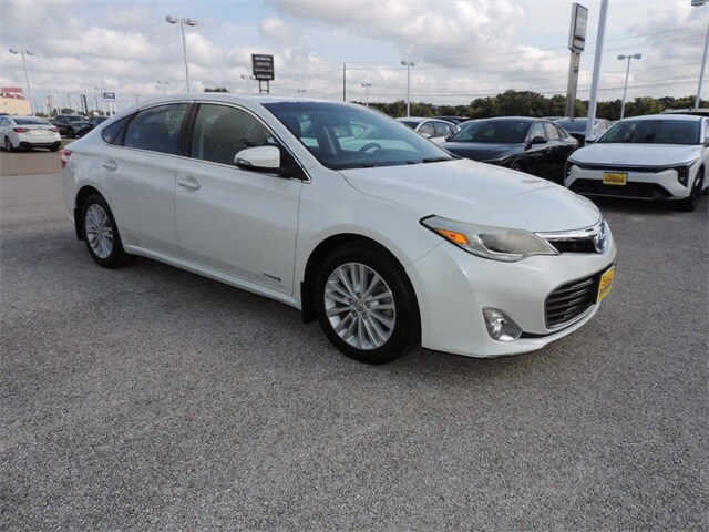 2013 Toyota Avalon Hybrid XLE Premium photo 2