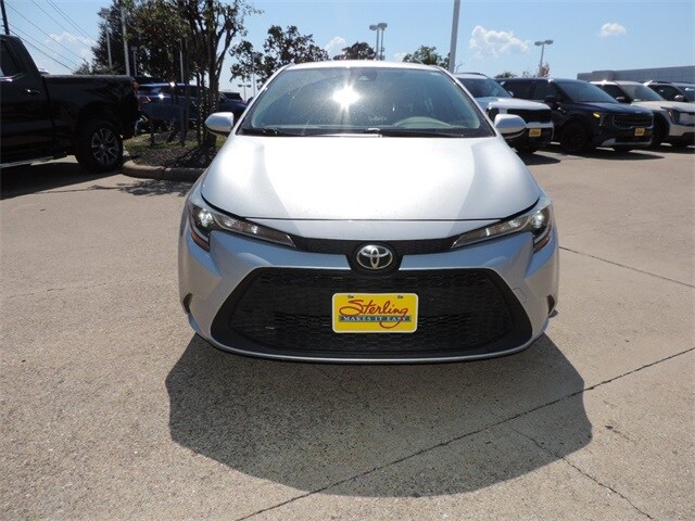 2021 Toyota Corolla LE photo 2