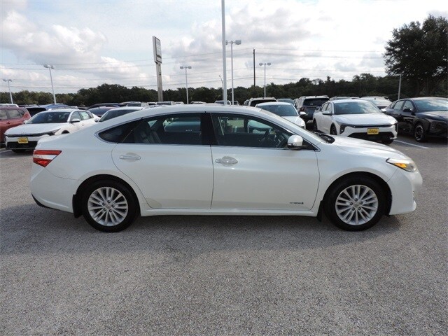 2013 Toyota Avalon Hybrid XLE Premium photo 3