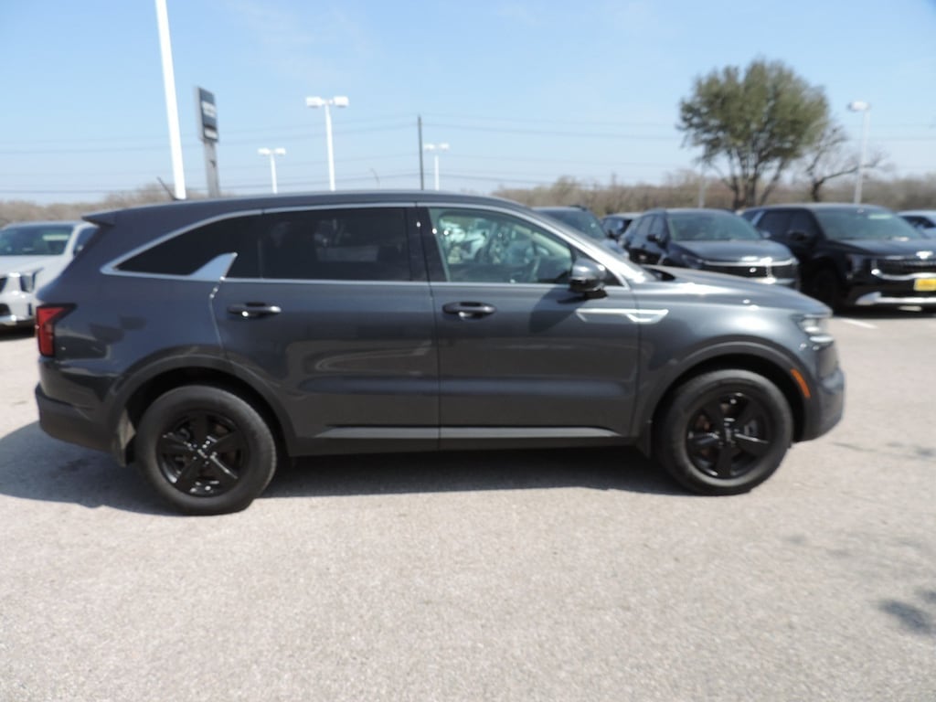 Used 2022 Kia Sorento LX SUV