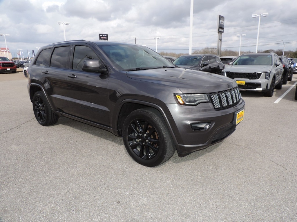 Used 2020 Jeep Grand Cherokee Laredo SUV