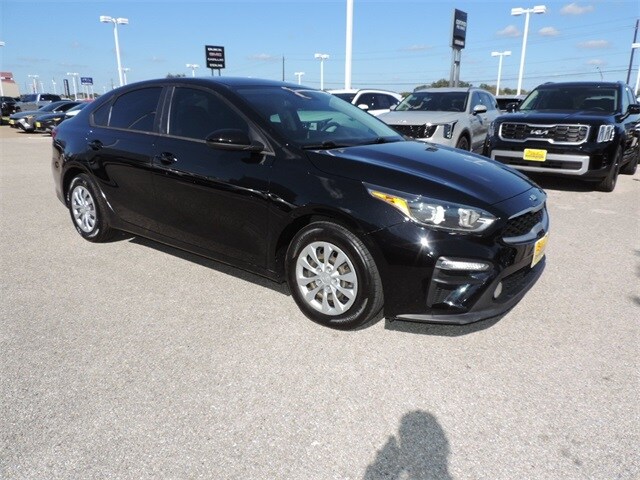 2021 Kia Forte FE photo 3