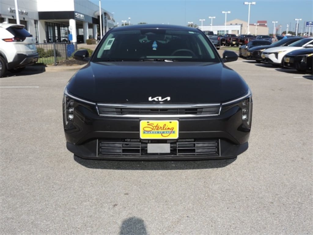 New 2025 Kia K4 LXS Sedan