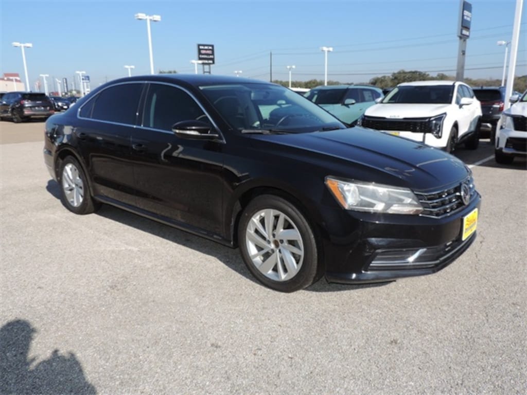 Used 2018 Volkswagen Passat 2.0T SE Sedan