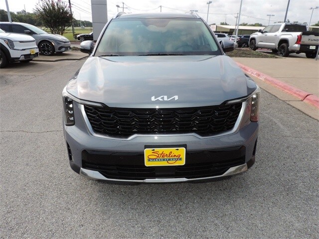 2025 Kia Sorento S photo 2