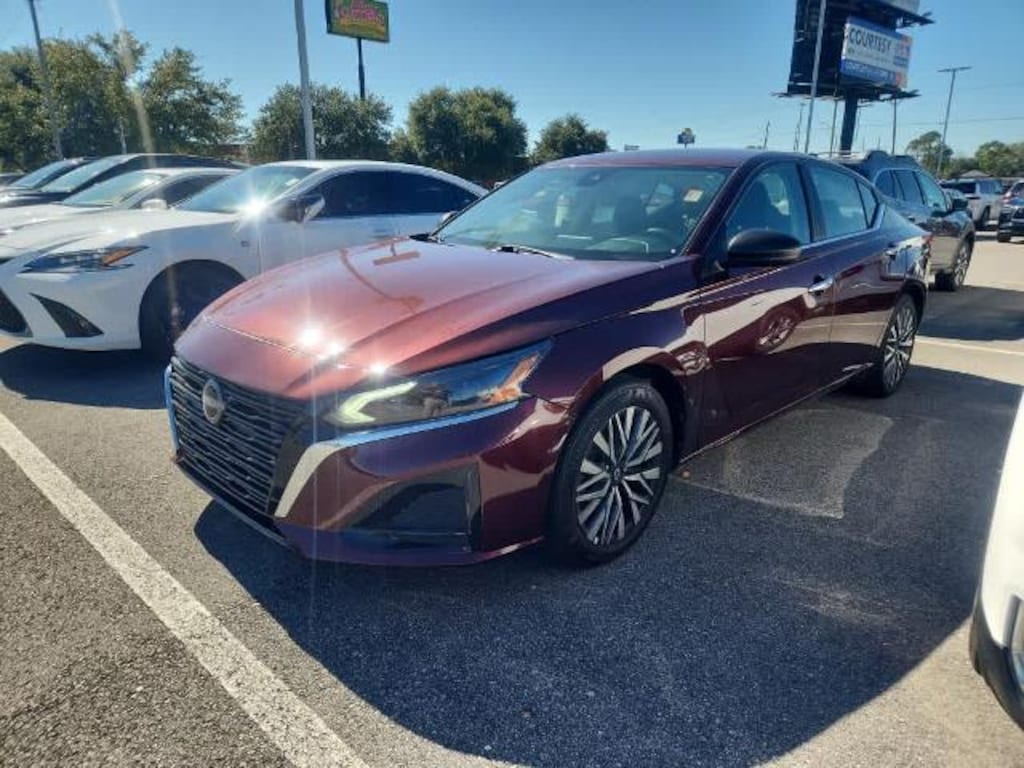 Used 2025 Nissan Altima SV Sedan