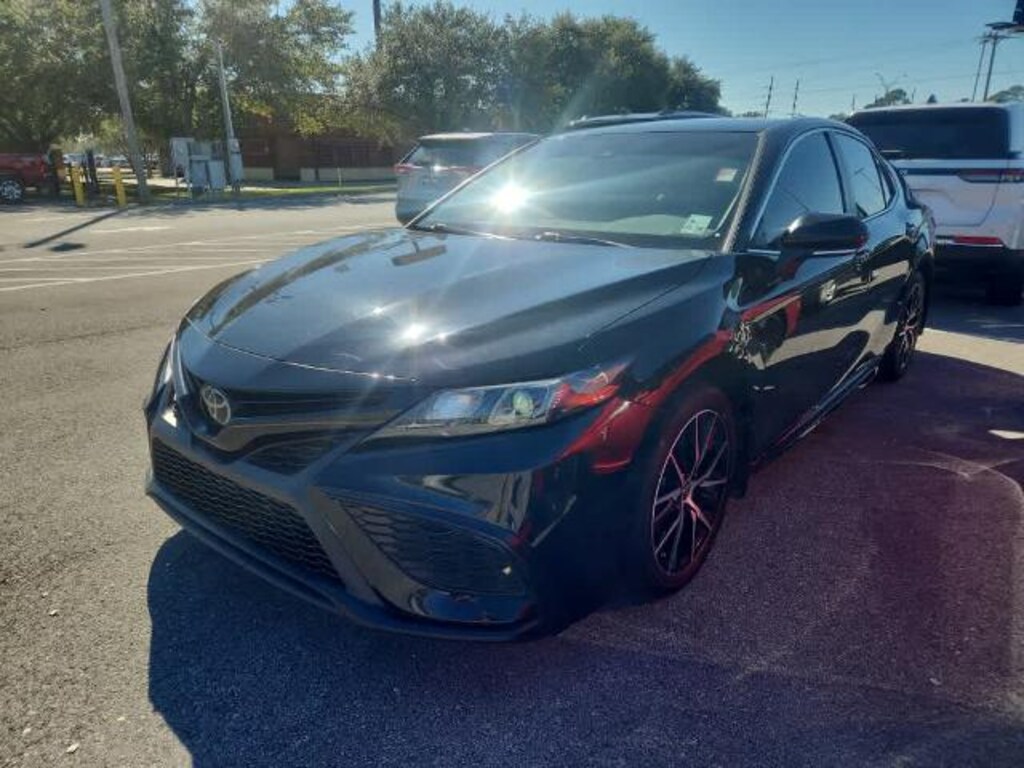 Used 2023 Toyota Camry SE Sedan