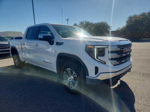 2024 GMC Sierra 1500 SLE's photo
