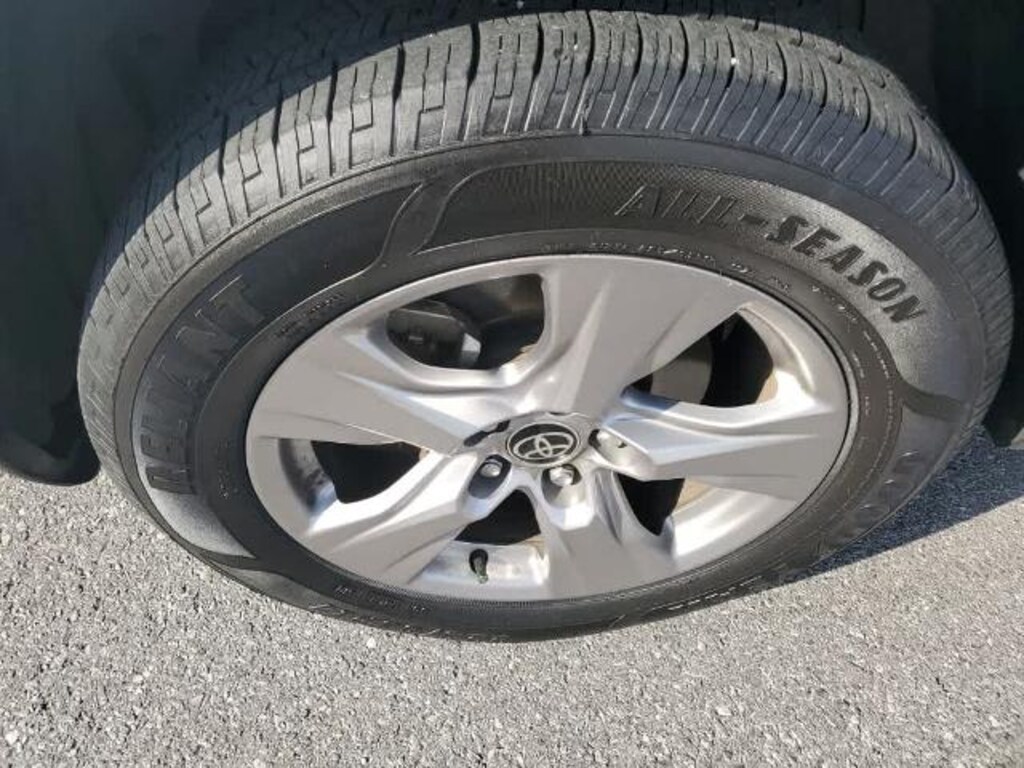 Used 2022 Toyota RAV4 XLE SUV